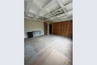 302 3rd St, Cuero, TX 77954 - Photo 8