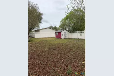 302 3rd St, Cuero, TX 77954 - Photo 4