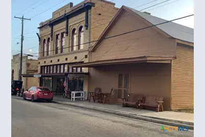716 N Avenue D Avenue, Shiner, TX 77984 - Photo 1