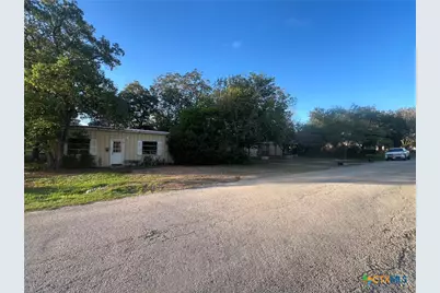 101 Walter Street, Yoakum, TX 77995 - Photo 4