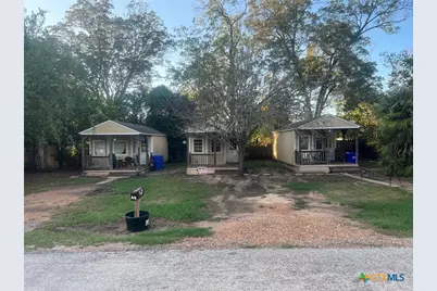 101 Walter Street, Yoakum, TX 77995 - Photo 2