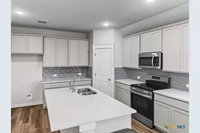 916 Gray Cloud Drive, New Braunfels, TX 78130 - Photo 2