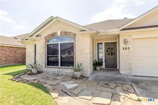 305 Waterstone, Victoria, TX 77901 - Photo 2