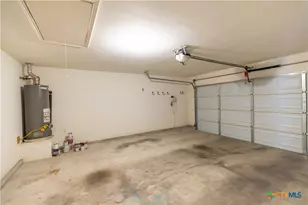 305 Waterstone, Victoria, TX 77901 - Photo 34