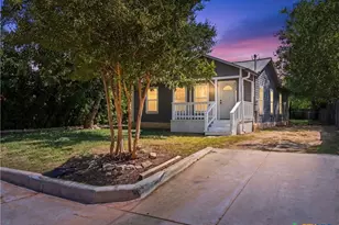 2553 W San Antonio St, New Braunfels, TX 78130 - Photo 4