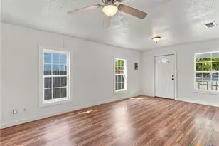 2553 W San Antonio St, New Braunfels, TX 78130 - Photo 8