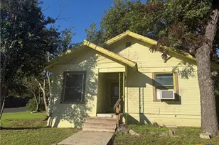108 S Race St, Lampasas, TX 76550 - Photo 2