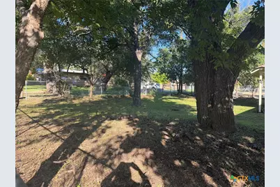 108 S Race Street, Lampasas, TX 76550 - Photo 12