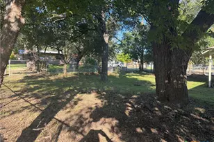 108 S Race St, Lampasas, TX 76550 - Photo 12