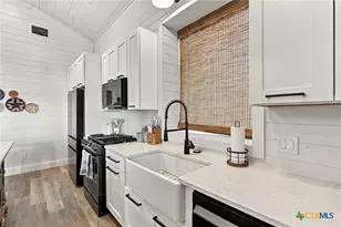 349 N Byers St, Port O'Connor, TX 77982 - Photo 4