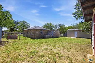 1112 W 1st St, Lampasas, TX 76550 - Photo 32
