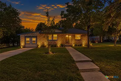 1112 W 1st Street, Lampasas, TX 76550 - Photo 4