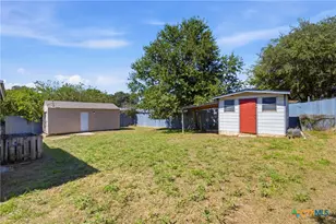 1112 W 1st St, Lampasas, TX 76550 - Photo 30