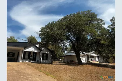 109 & 105 E Leon Street, Gatesville, TX 76528 - Photo 2