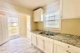 1007 Capps St, Marlin, TX 76661 - Photo 18