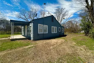 1007 Capps St, Marlin, TX 76661 - Photo 2