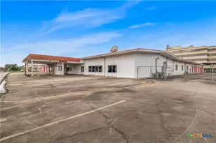 1301 E North St, Victoria, TX 77901 - Photo 1