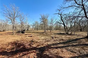 685 Fox Ln, Lockhart, TX 78644 - Photo 8