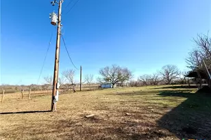 685 Fox Ln, Lockhart, TX 78644 - Photo 30