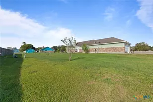 809 Buttercup Dr, Edna, TX 77957 - Photo 28