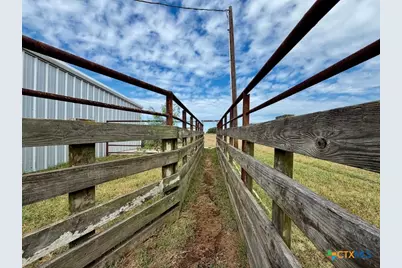 000 Parsons Road, Victoria, TX 77904 - Photo 22