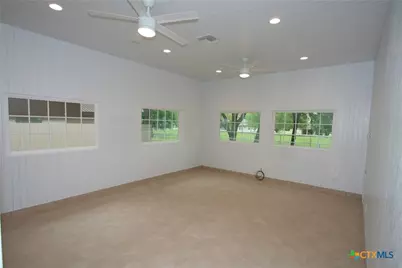 725 Lakeview Trail, Mcqueeney, TX 78123 - Photo 4