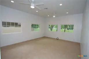 725 Lakeview Trail, Mcqueeney, TX 78123 - Photo 4