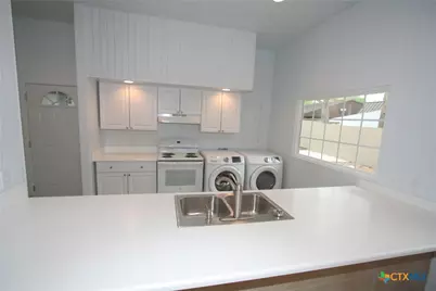 725 Lakeview Trail, Mcqueeney, TX 78123 - Photo 2