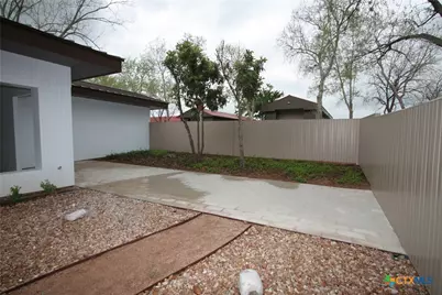 725 Lakeview Trail, Mcqueeney, TX 78123 - Photo 10