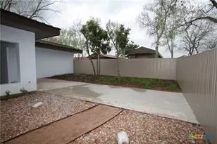 725 Lakeview Trail, Mcqueeney, TX 78123 - Photo 10