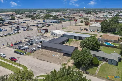 506 E Rosebud Avenue, Victoria, TX 77901 - Photo 2