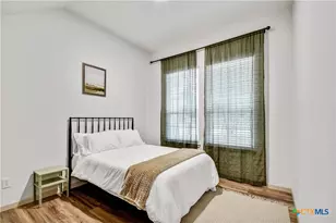 210 Cottage St, Seguin, TX 78155 - Photo 22
