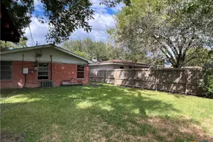 2101 E Mesquite Ln, Victoria, TX 77901 - Photo 6