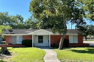 2101 E Mesquite Ln, Victoria, TX 77901 - Photo 26