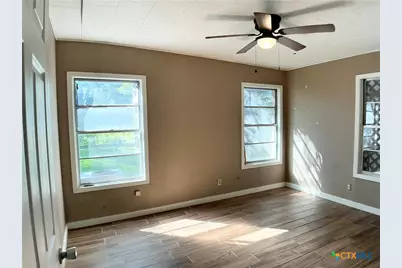 2101 E Mesquite Lane, Victoria, TX 77901 - Photo 8