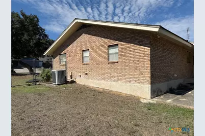116 Creekview Drive, Canyon Lake, TX 78133 - Photo 10