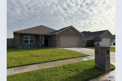 108 Boulder Ridge Dr, Cuero, TX 77954 - Photo 1