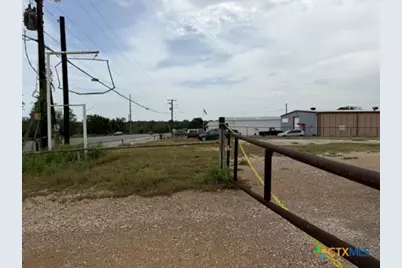 835 US Highway183 Avenue, Luling, TX 78648 - Photo 4