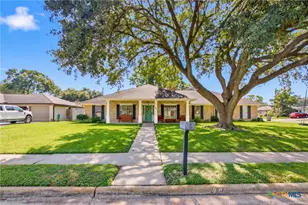 201 Nottingham Dr, Victoria, TX 77904 - Photo 2