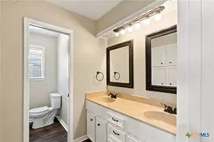 201 Nottingham Dr, Victoria, TX 77904 - Photo 24