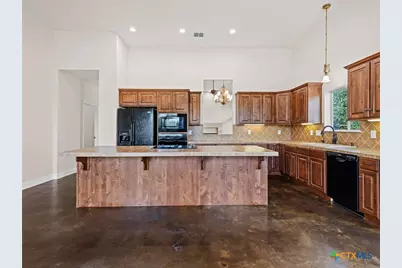 423 Elmwood Drive, New Braunfels, TX 78130 - Photo 12