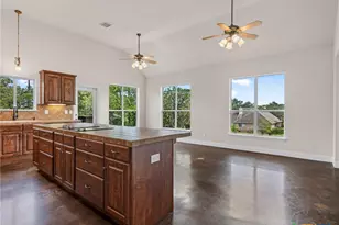 423 Elmwood Dr, New Braunfels, TX 78130 - Photo 12