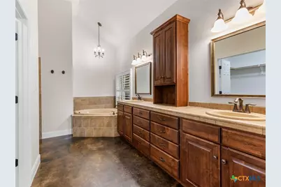 423 Elmwood Drive, New Braunfels, TX 78130 - Photo 22