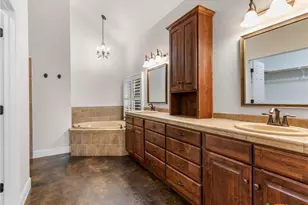 423 Elmwood Dr, New Braunfels, TX 78130 - Photo 22