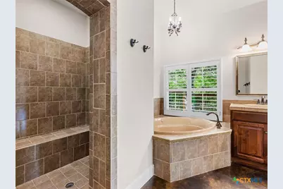 423 Elmwood Drive, New Braunfels, TX 78130 - Photo 24