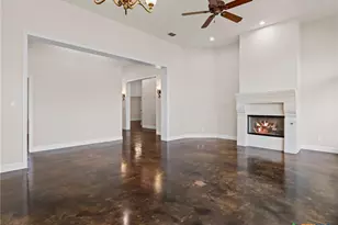 423 Elmwood Dr, New Braunfels, TX 78130 - Photo 8