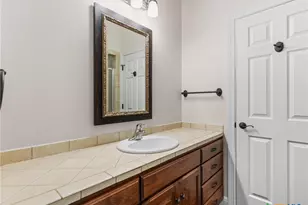 423 Elmwood Dr, New Braunfels, TX 78130 - Photo 30