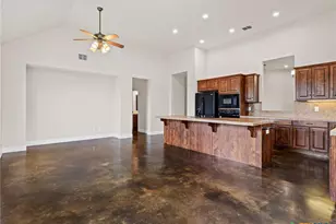 423 Elmwood Dr, New Braunfels, TX 78130 - Photo 14