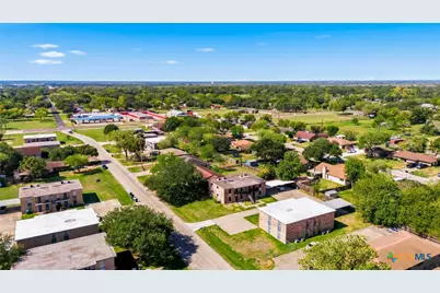 905 Simpson Road, Victoria, TX 77904 - Photo 6