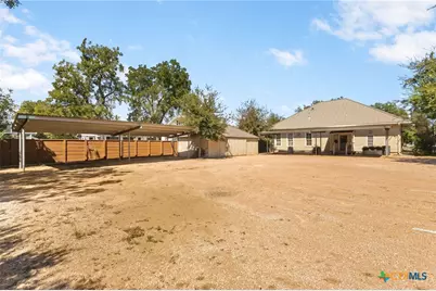 448 S Seguin Avenue, New Braunfels, TX 78130 - Photo 24